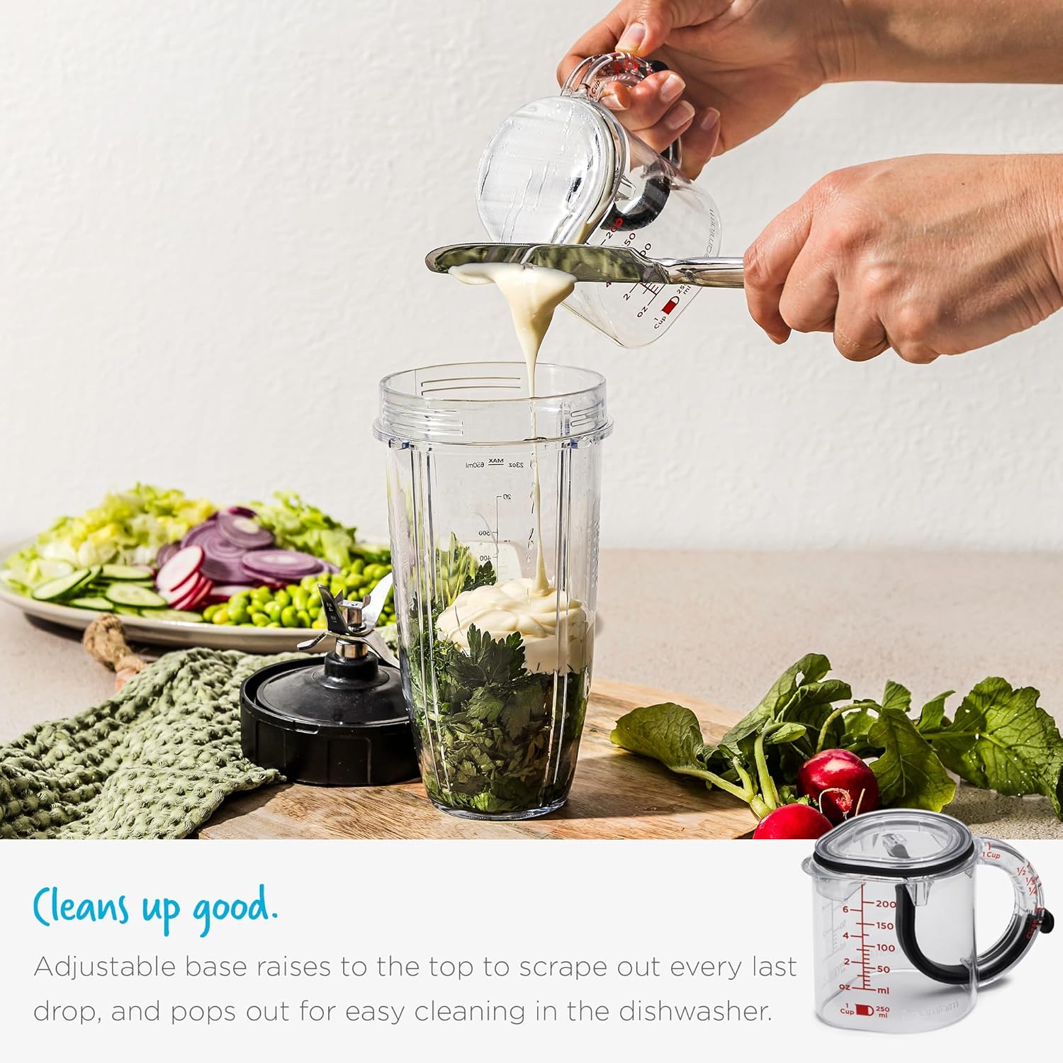 MultiCup - Messbecher mit verstellbarem Boden — 1 Cup bis ¼ Cup in einem
