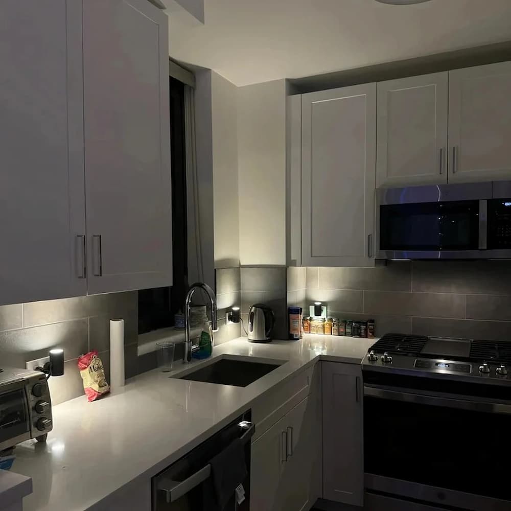 OutletLight - Energiesparende LED-Steckdosen-Nachtlampe — Niedriger Verbrauch spart Geld