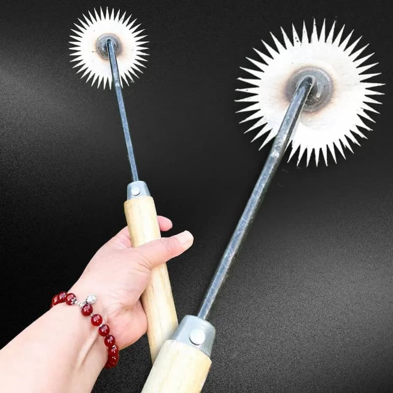 SunnyRake - Sonnenblumenhacke mit Holzgriff – Mühelose Unkrautentfernung