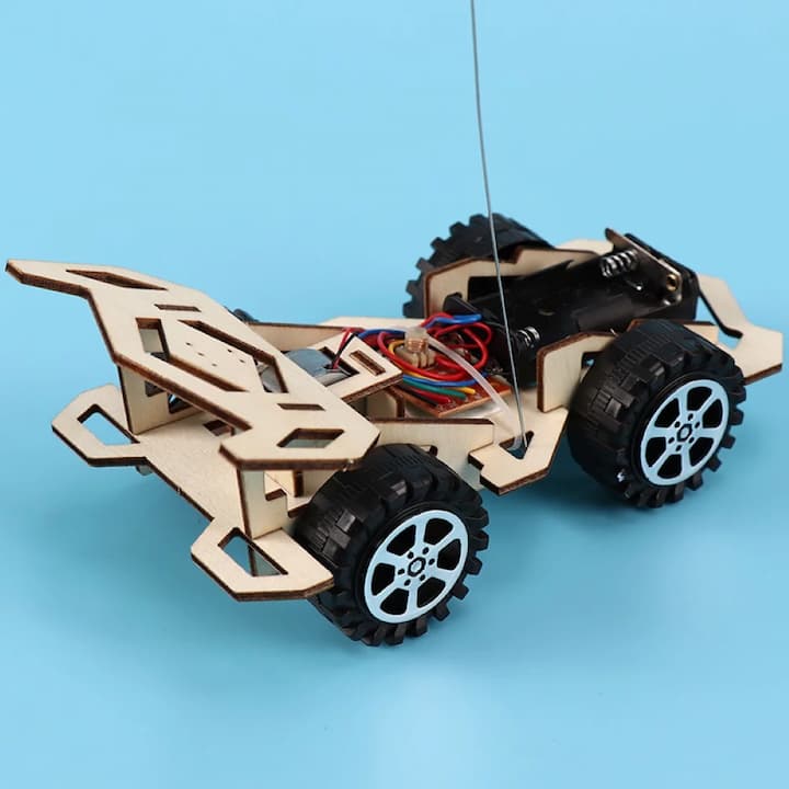 WoodCar - DIY ferngesteuertes Rennspielzeug aus Holz - Frest