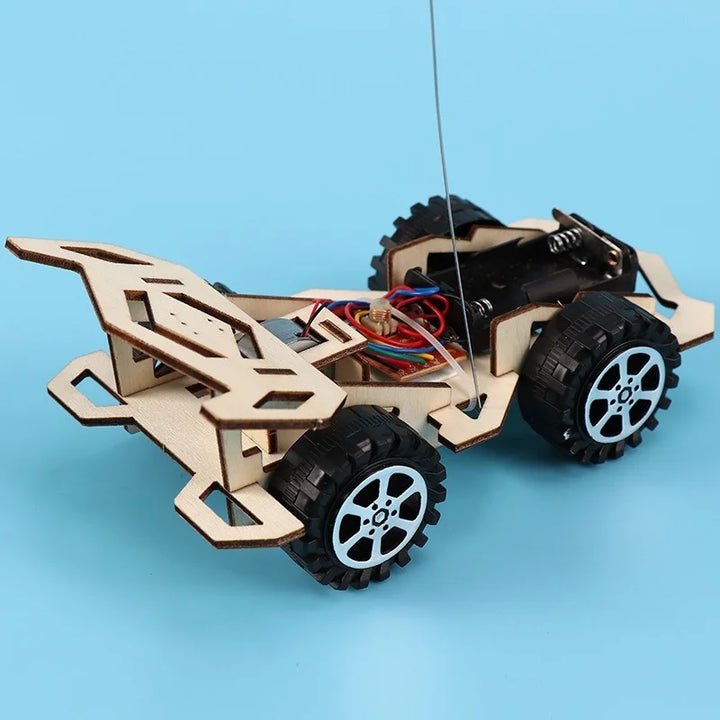 WoodCar - DIY ferngesteuertes Rennspielzeug aus Holz - Frest