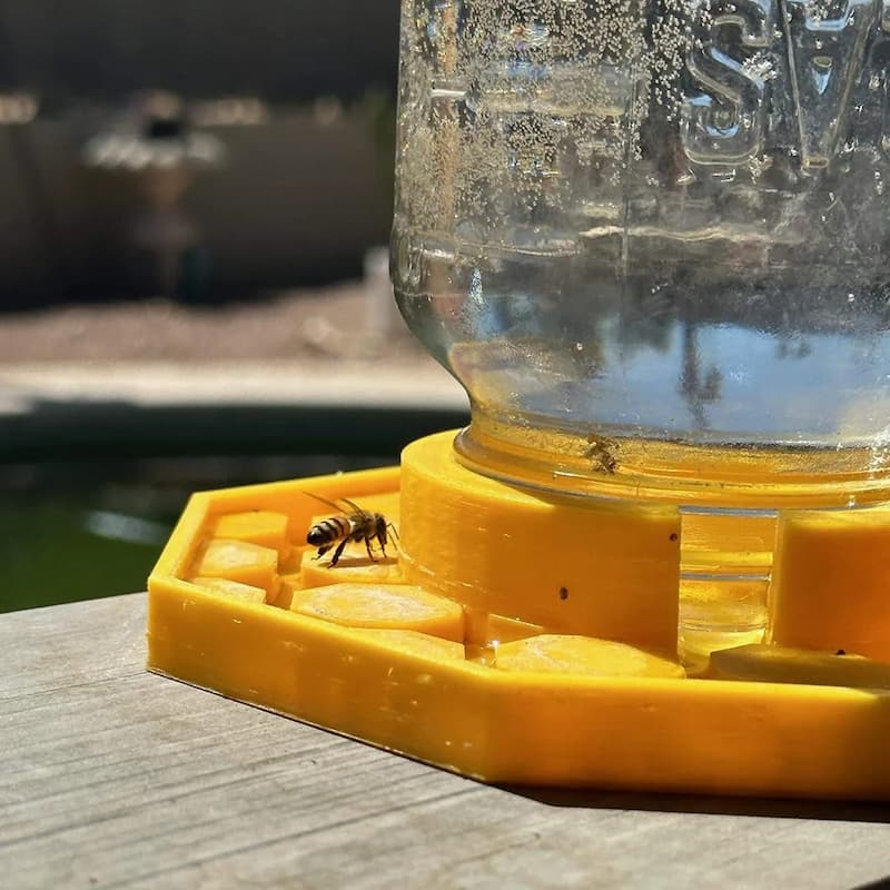 WaterBee -  Bienen-Wasserstelle für Ihre Gärten