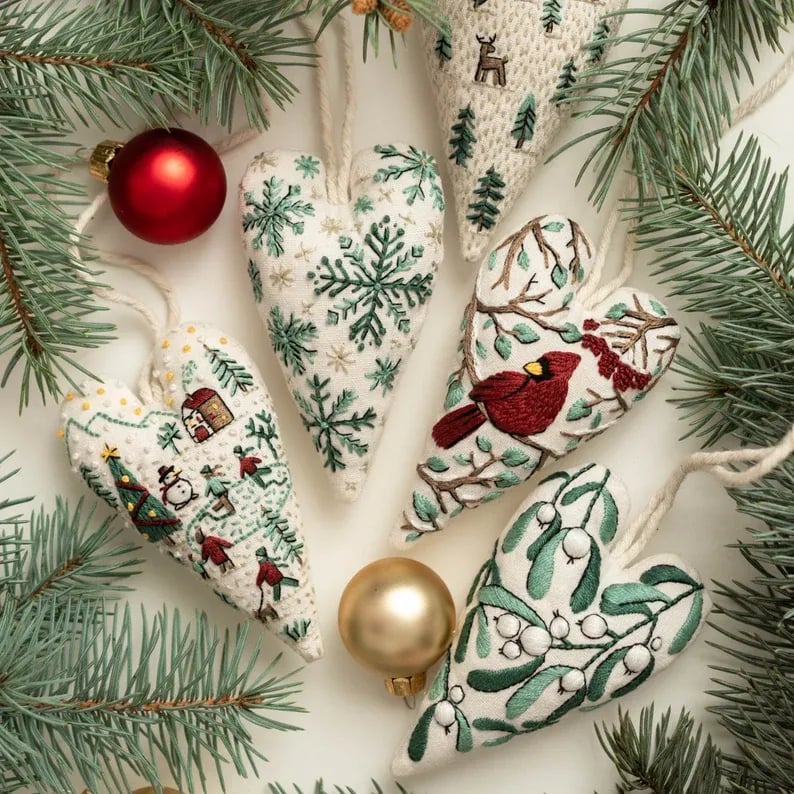 EmbroideryHeart - DIY-Weiachtsherz-Stickerei-Set – Kreativehn Aktivität vor Weihnachten [8er Set]
