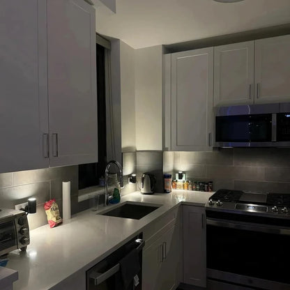 OutletLight - Energiesparende LED-Steckdosen-Nachtlampe — Niedriger Verbrauch spart Geld